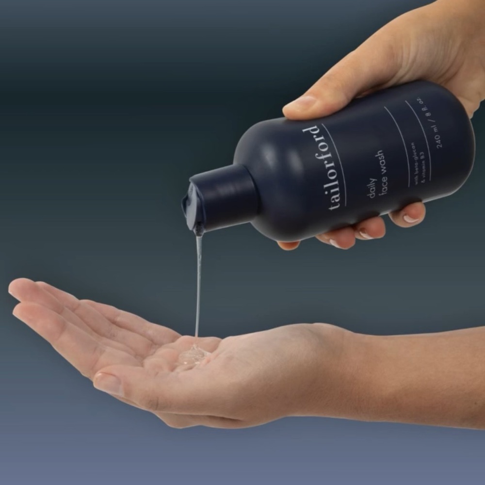 Tailorford Face Wash Hydrating Facial Cleanser with Niacinamide and Beta Glucan - Picture 7 of 8